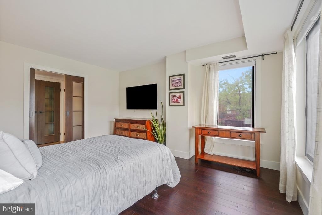 1080 Wisconsin Avenue Nw - Photo 14
