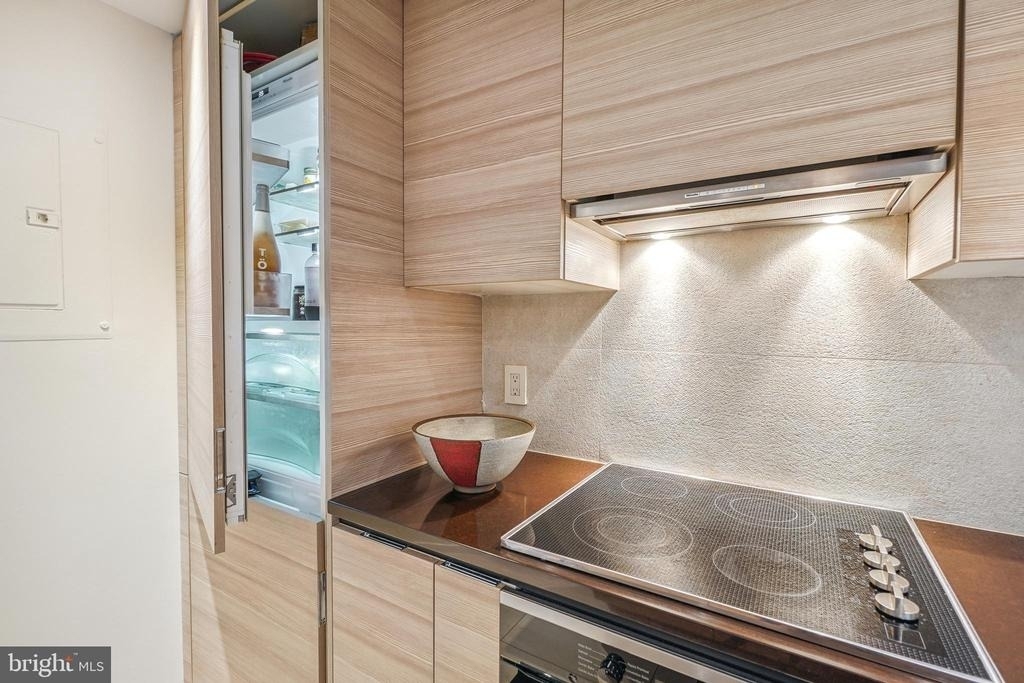 1080 Wisconsin Avenue Nw - Photo 2