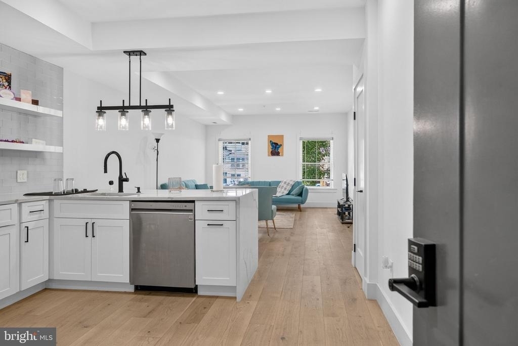 927 Kennedy Street Nw - Photo 8