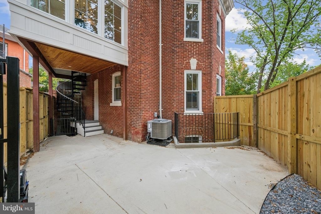 1614 Kilbourne Place Nw - Photo 29