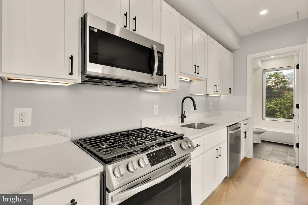 3215 Mount Pleasant Street Nw - Photo 5