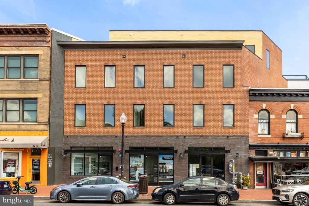 3215 Mount Pleasant Street Nw - Photo 0