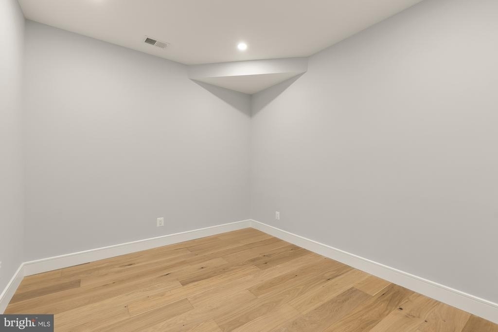 3215 Mount Pleasant Street Nw - Photo 12