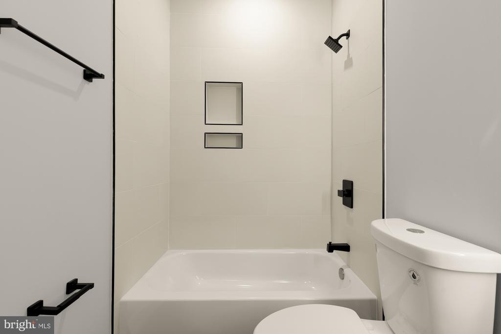 3215 Mount Pleasant Street Nw - Photo 11