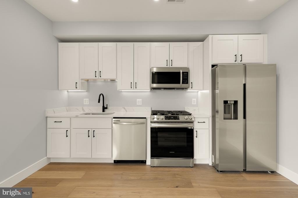 3215 Mount Pleasant Street Nw - Photo 2