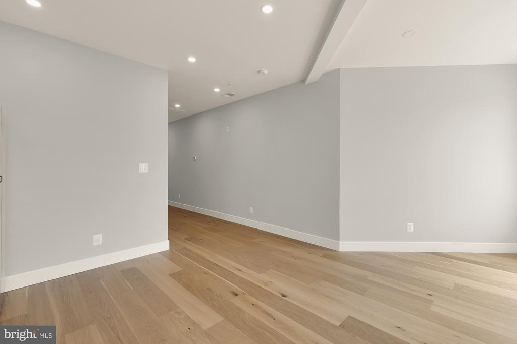 3215 Mount Pleasant Street Nw - Photo 7