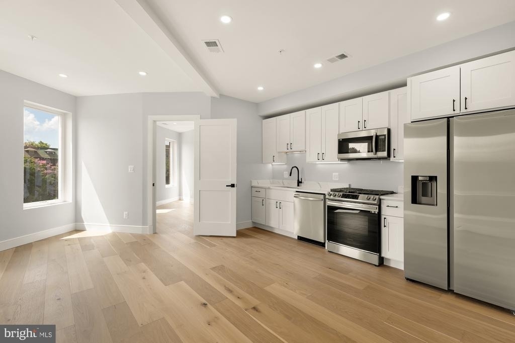 3215 Mount Pleasant Street Nw - Photo 1