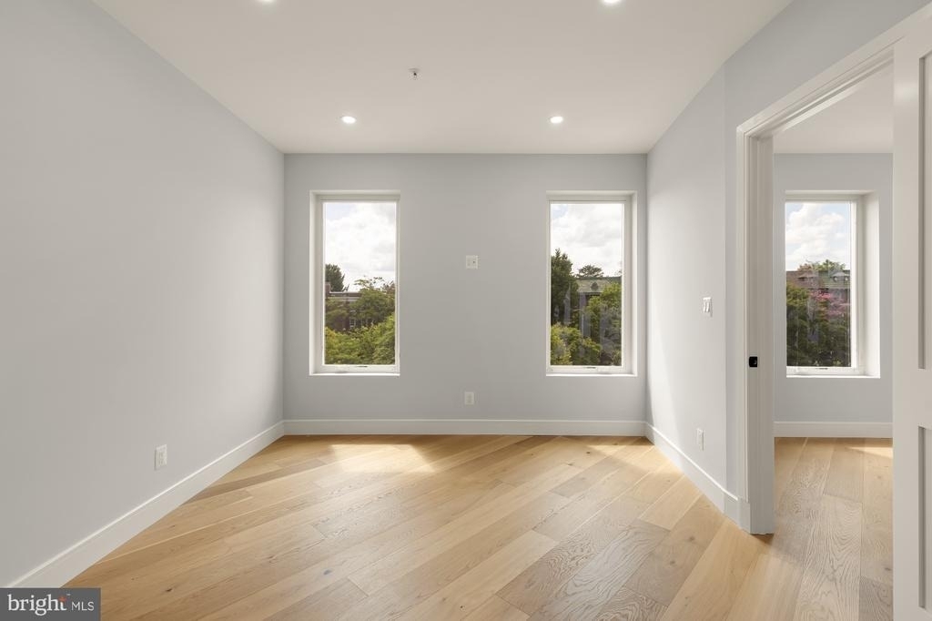 3215 Mount Pleasant Street Nw - Photo 4