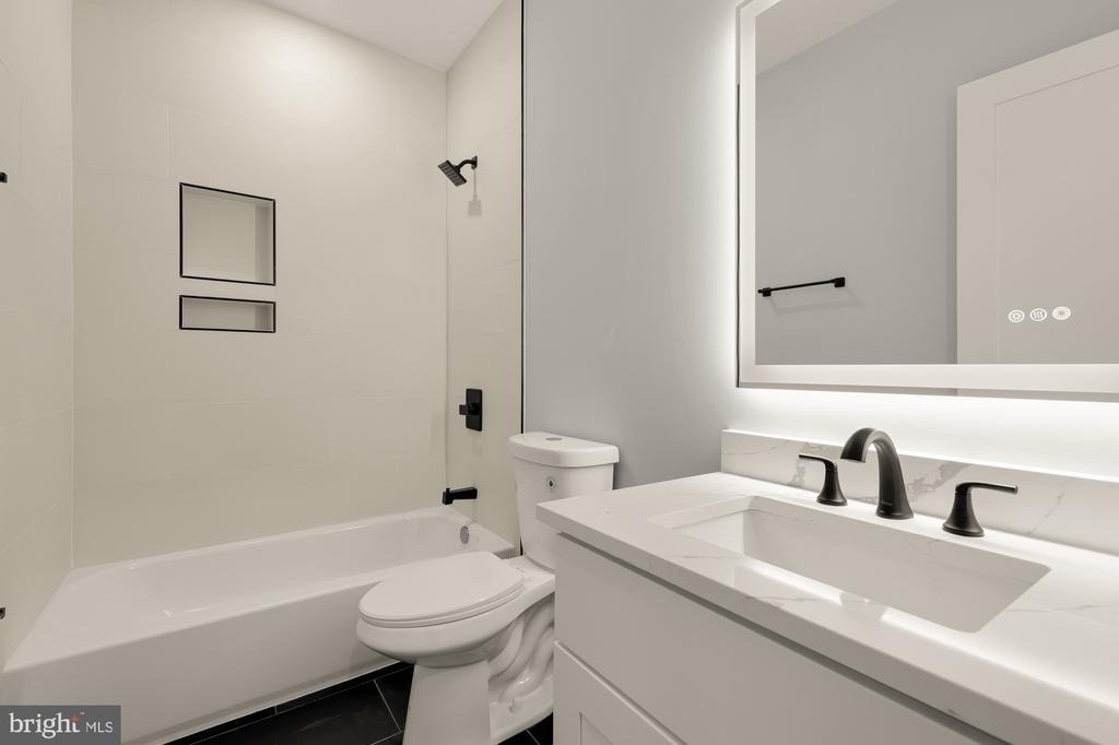 3215 Mount Pleasant Street Nw - Photo 11