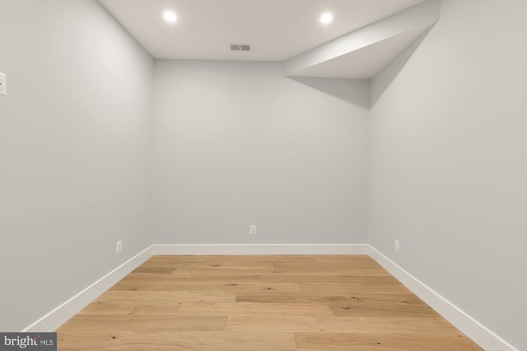 3215 Mount Pleasant Street Nw - Photo 14
