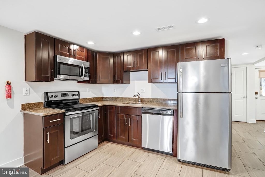 1350 Perry Place Nw - Photo 4
