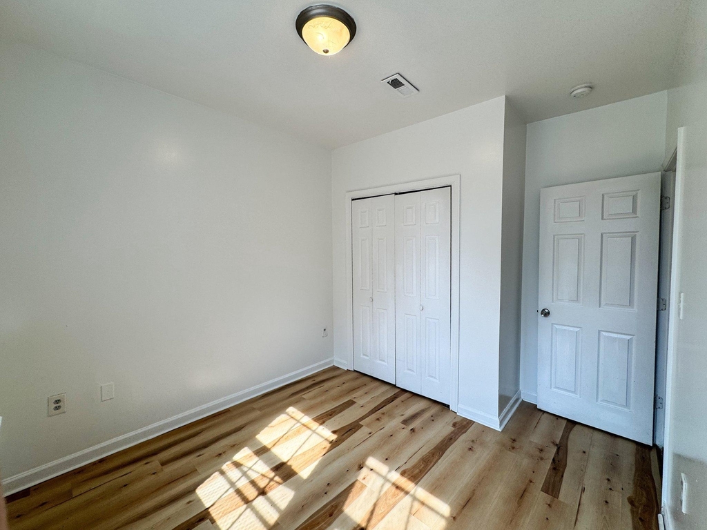 1652 West Virginia Avenue Ne - Photo 2