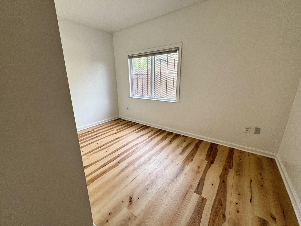 1652 West Virginia Avenue Ne - Photo 10