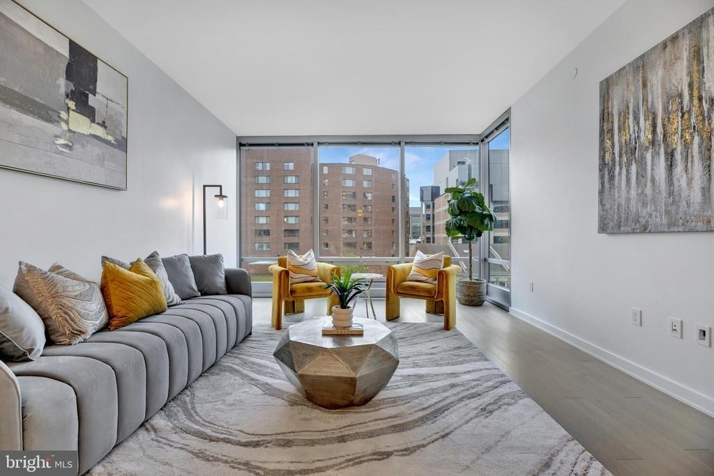 1111 24th Street Nw - Photo 1
