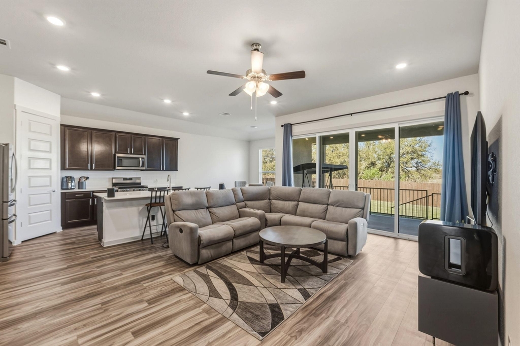 1640 Flying Horseshoe Bnd - Photo 4
