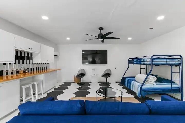 7009 Whispering Oaks Dr - Photo 2