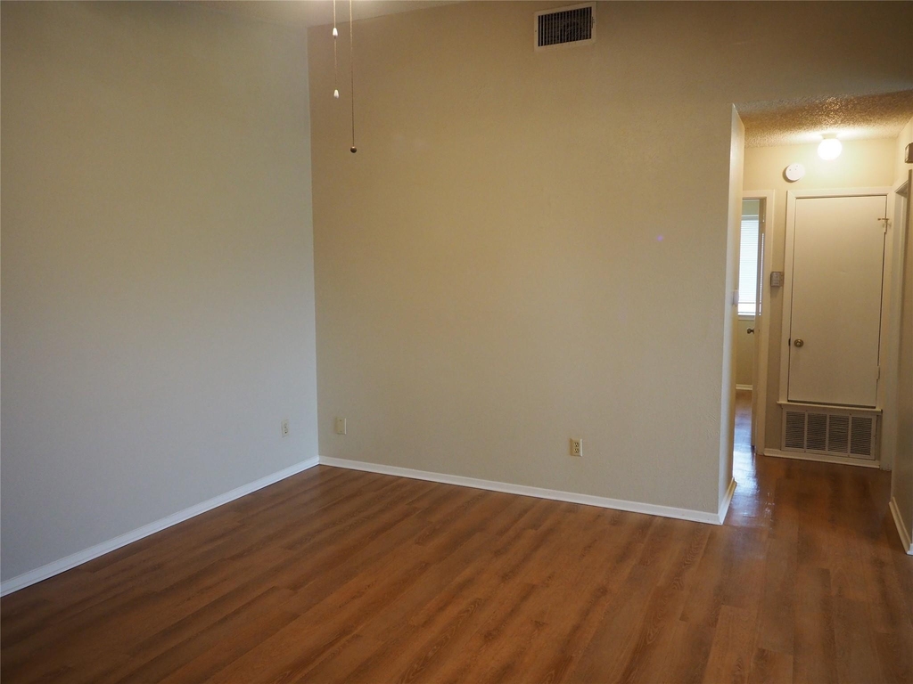 11300 Nicole Cv - Photo 4