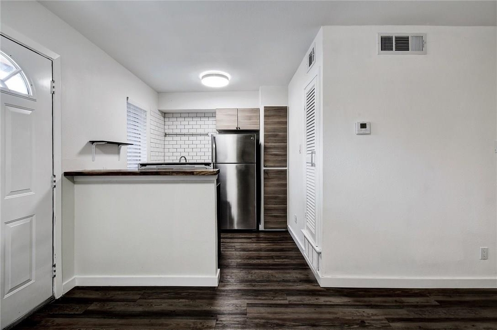 4111 Avenue A St - Photo 2