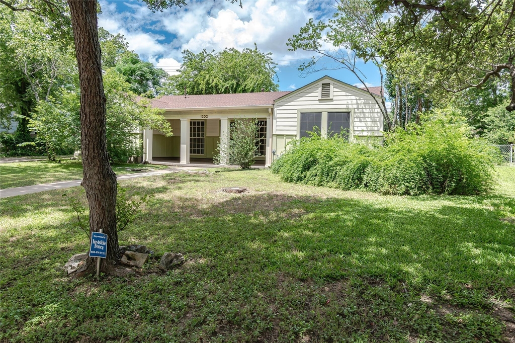 1202 Norwood Rd - Photo 4