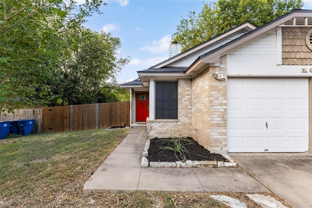 1803 Heatherglen Ln - Photo 1