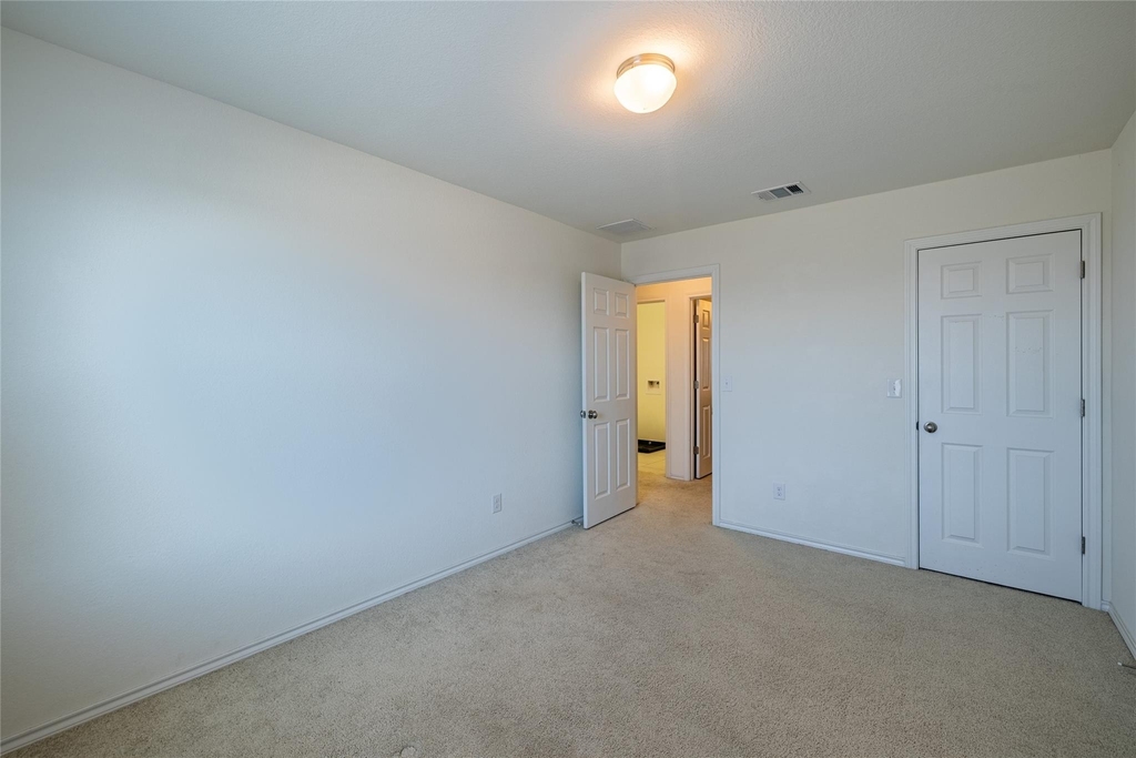 6300 Routenburn St - Photo 25
