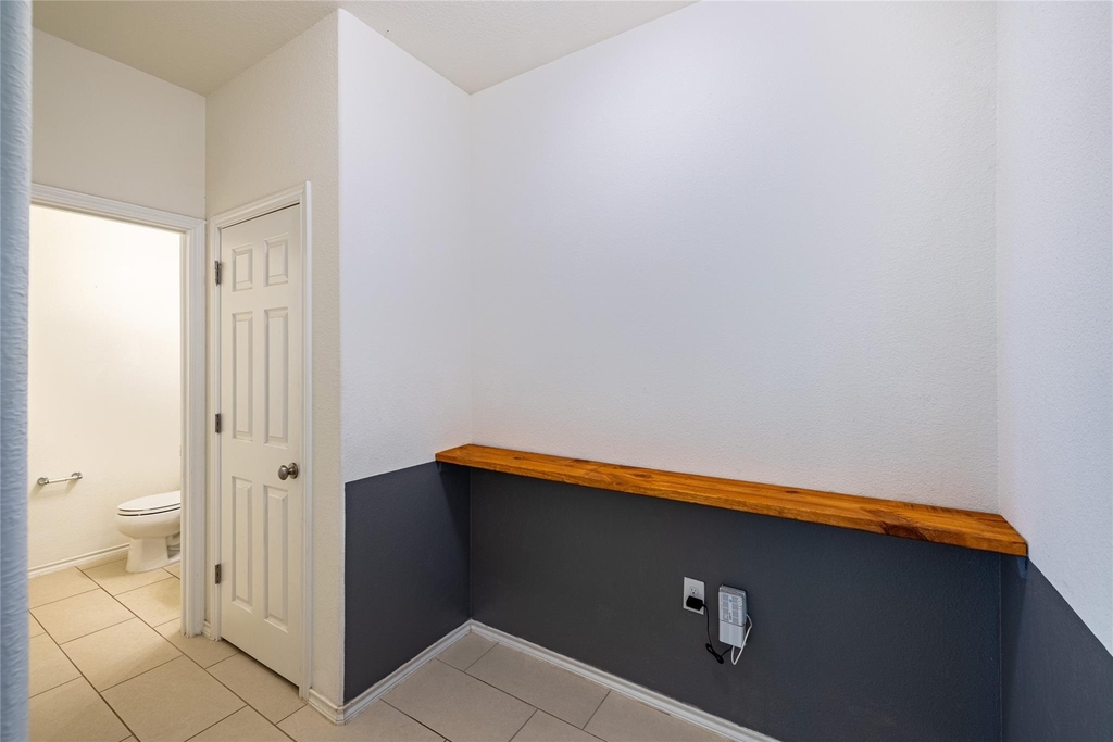 6300 Routenburn St - Photo 33