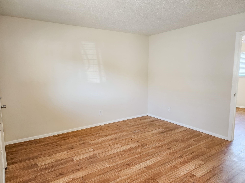 924 E Dean Keeton St - Photo 7