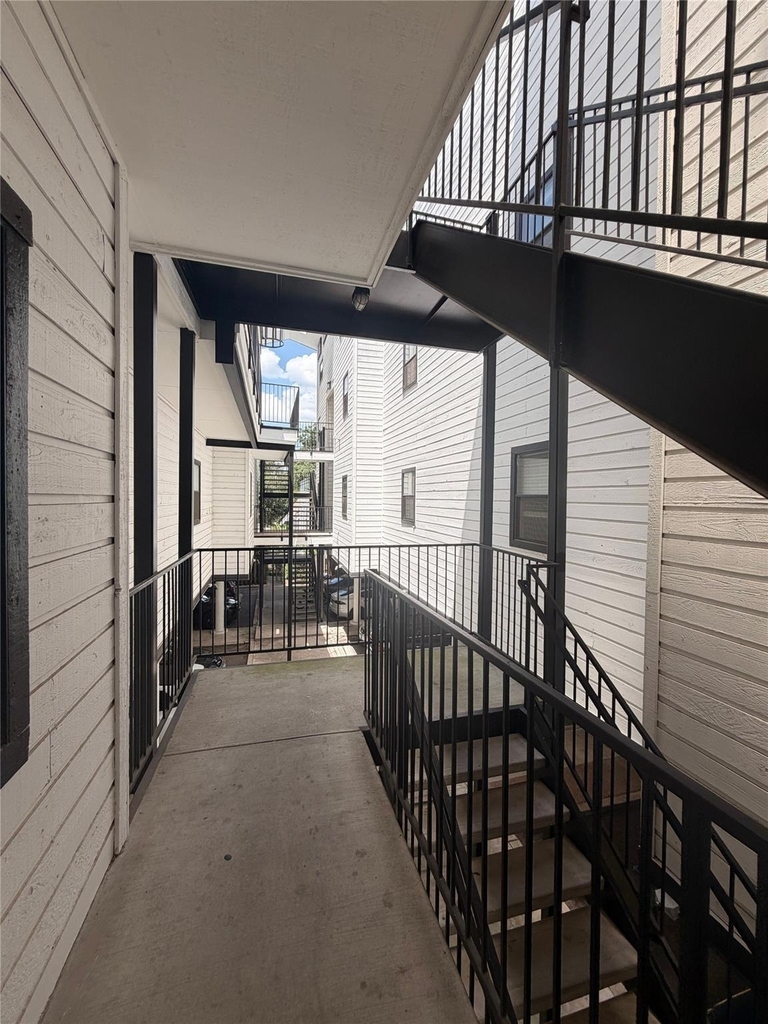 2508 W 12th St - Photo 18