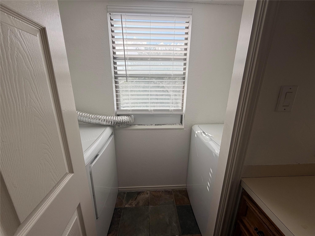 2508 W 12th St - Photo 14