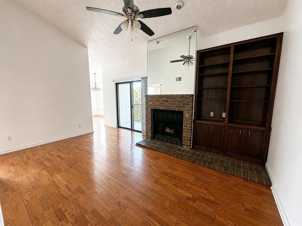 2508 W 12th St - Photo 2
