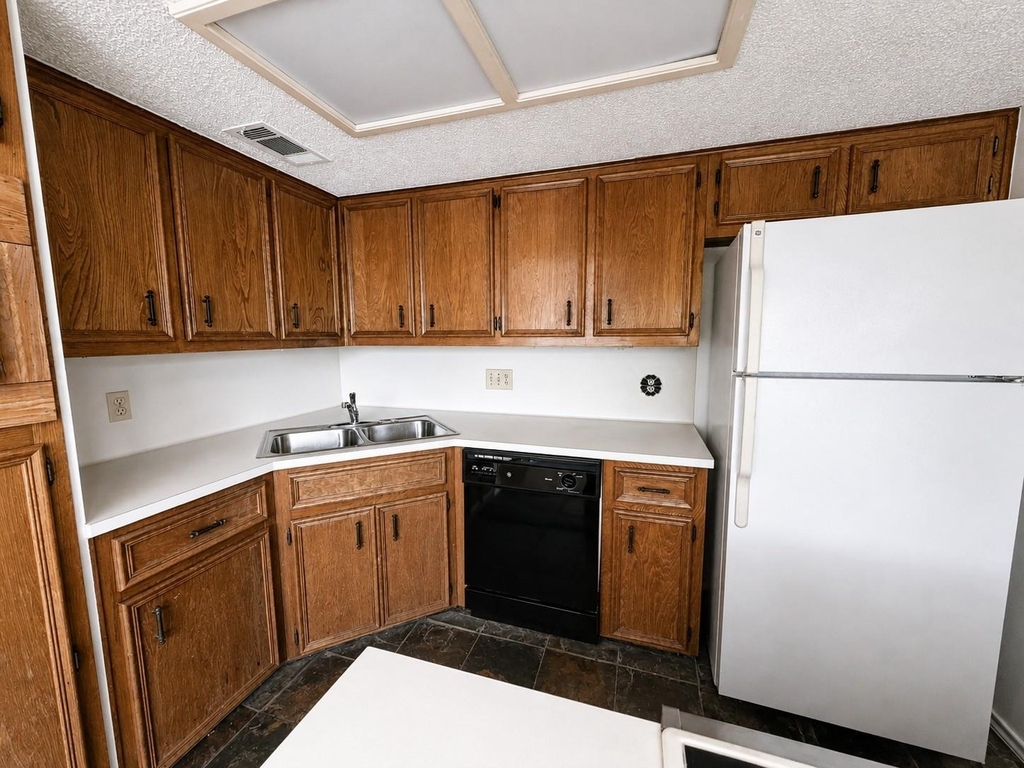 2508 W 12th St - Photo 5
