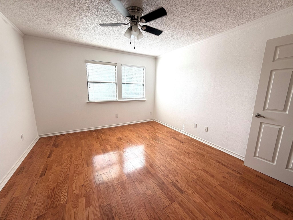 2508 W 12th St - Photo 9