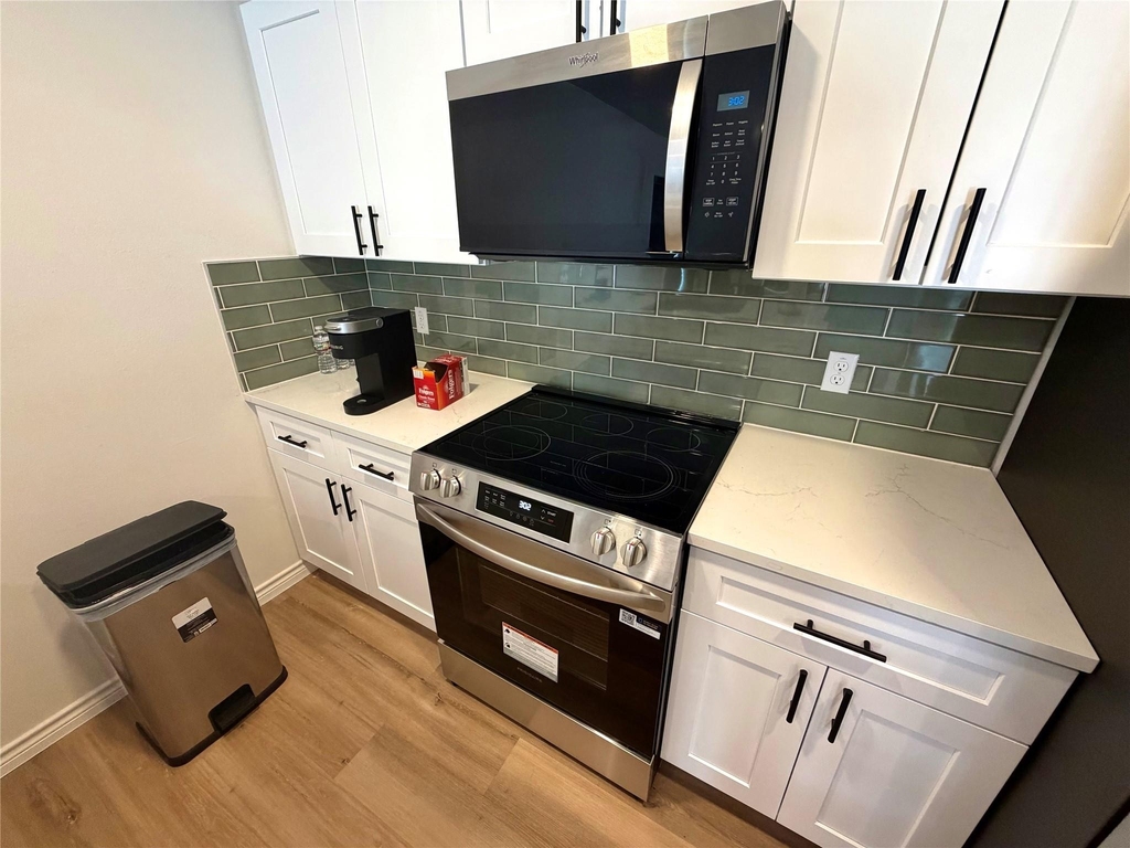 1107 Neches St - Photo 4