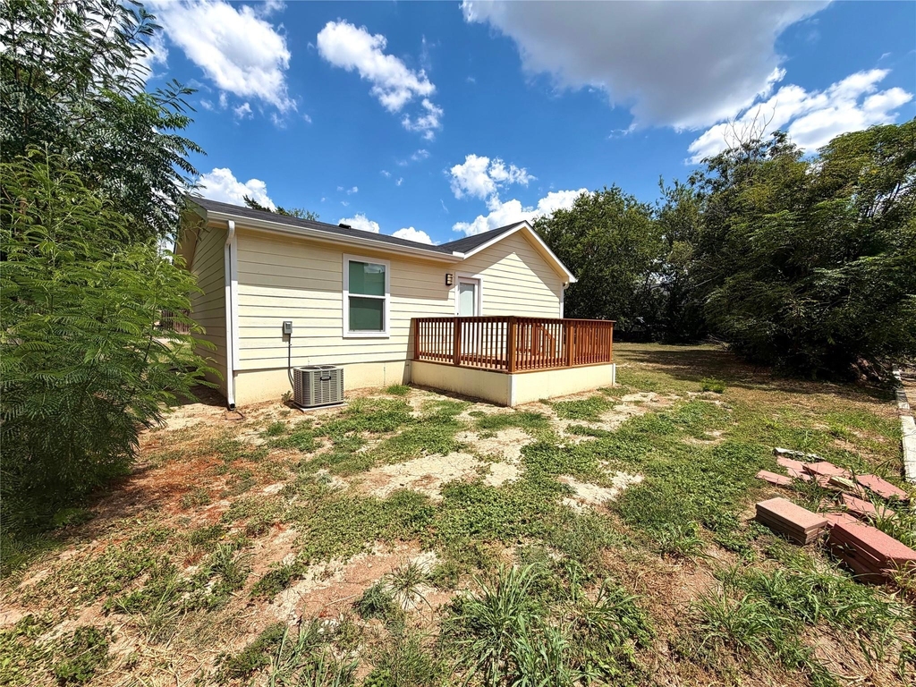 1107 Neches St - Photo 15