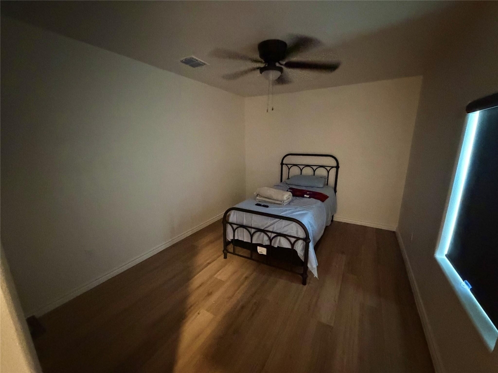 1107 Neches St - Photo 13