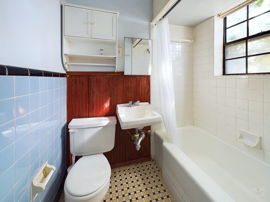 3006 Duval St - Photo 2