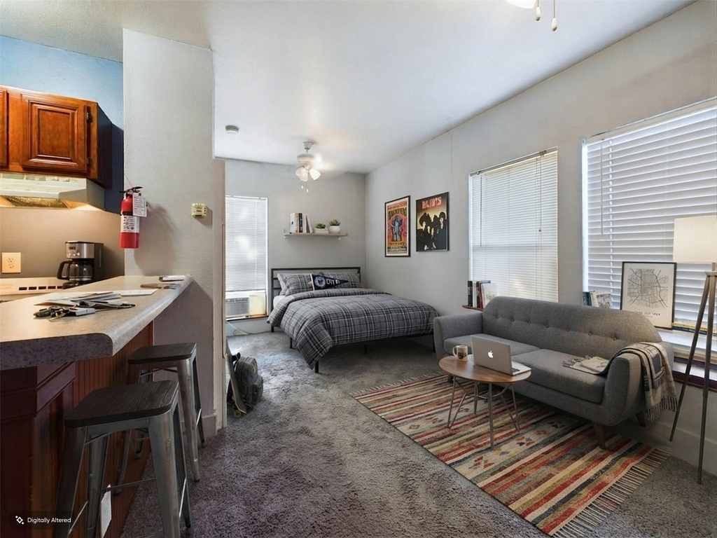 3006 Duval St - Photo 1