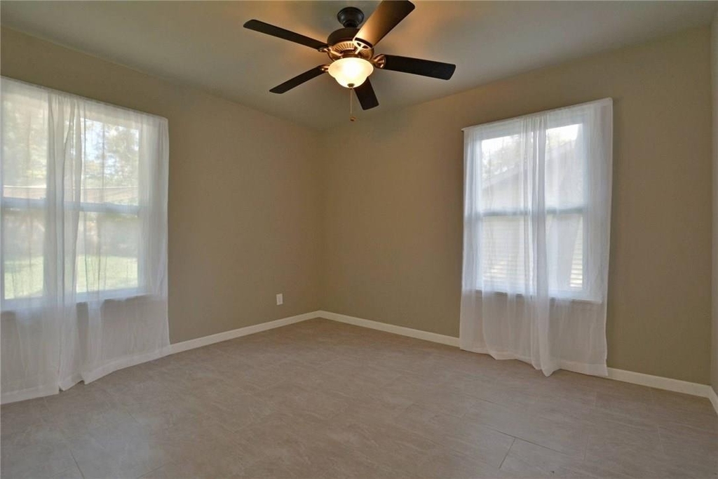 1408 Broadmoor Dr - Photo 8