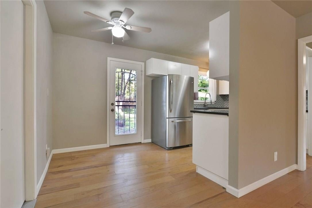 1408 Broadmoor Dr - Photo 4