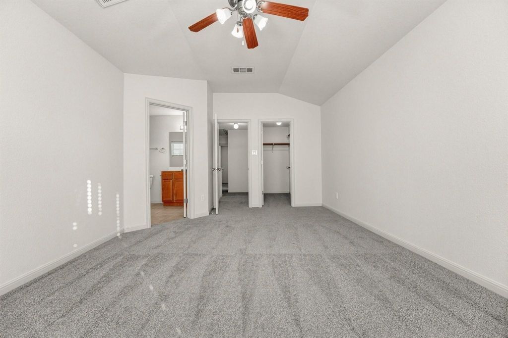 2410 Great Oaks Dr - Photo 13