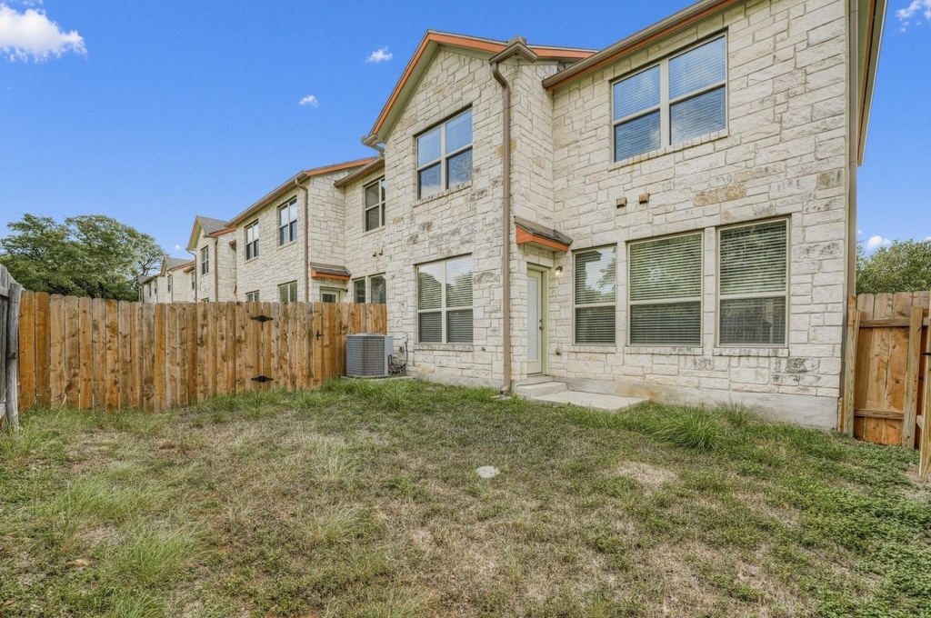 2410 Great Oaks Dr - Photo 1