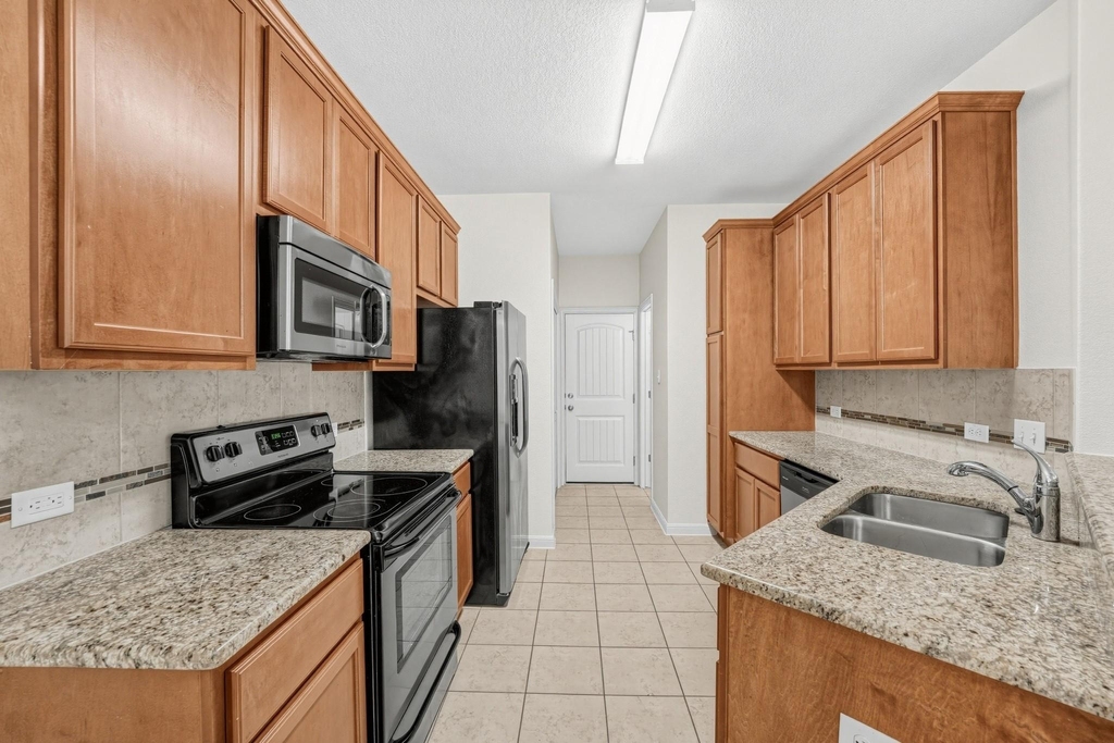 2410 Great Oaks Dr - Photo 10