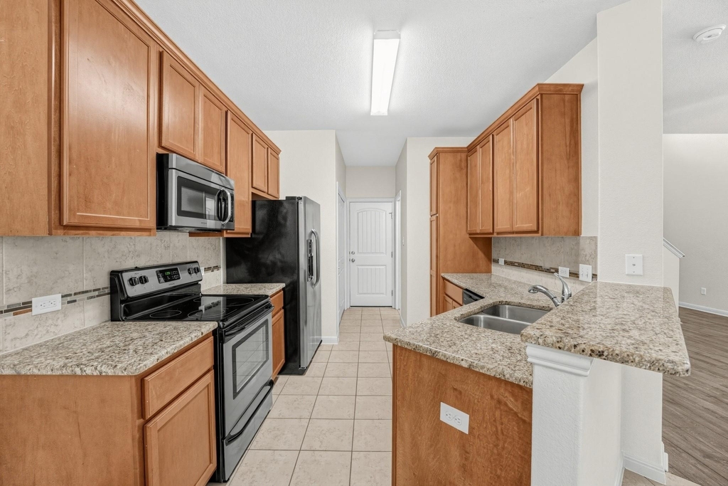 2410 Great Oaks Dr - Photo 9