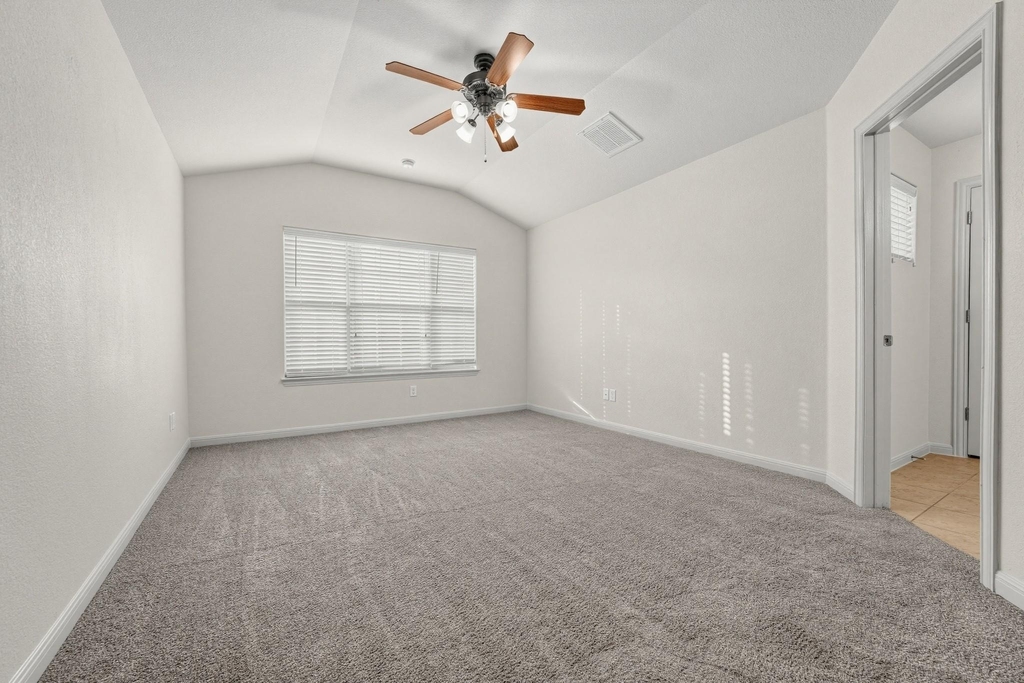 2410 Great Oaks Dr - Photo 16