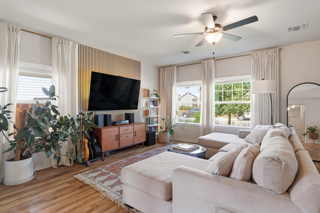 9207 Looksee Ln - Photo 6