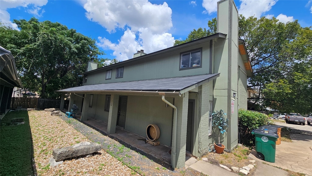 1320 Southport Dr - Photo 0