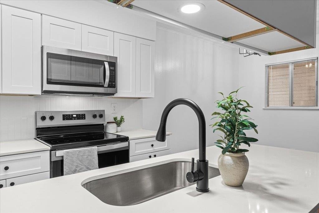 3704 Speedway - Photo 13