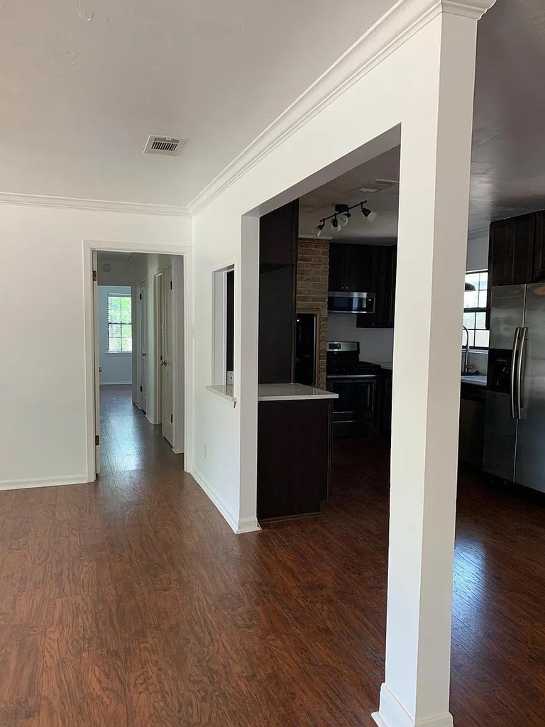 5702 Fairlane Dr - Photo 9