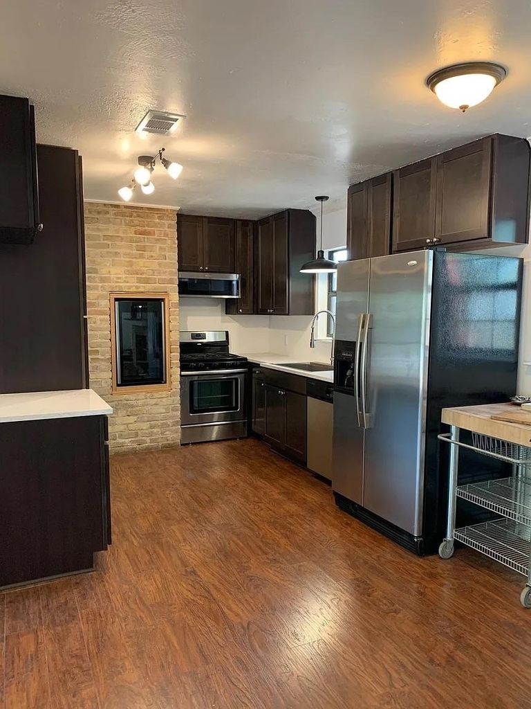 5702 Fairlane Dr - Photo 3