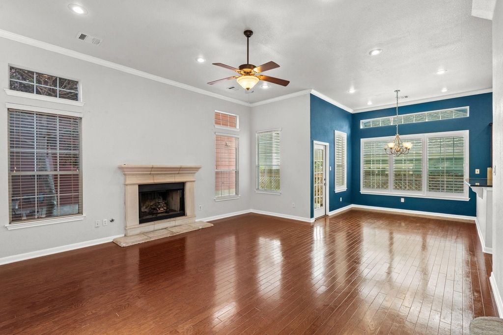 6704 Menchaca Rd - Photo 2
